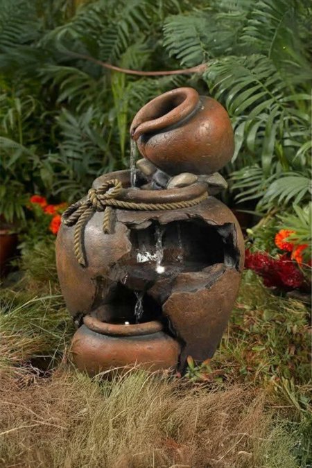 نافورة الجرار المكسورة